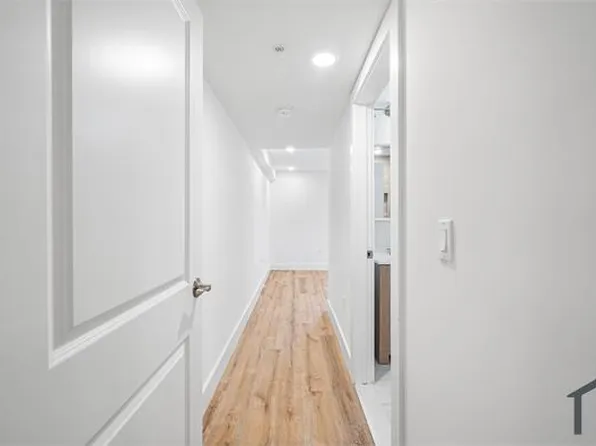 869 N 43rd St, Philadelphia, PA