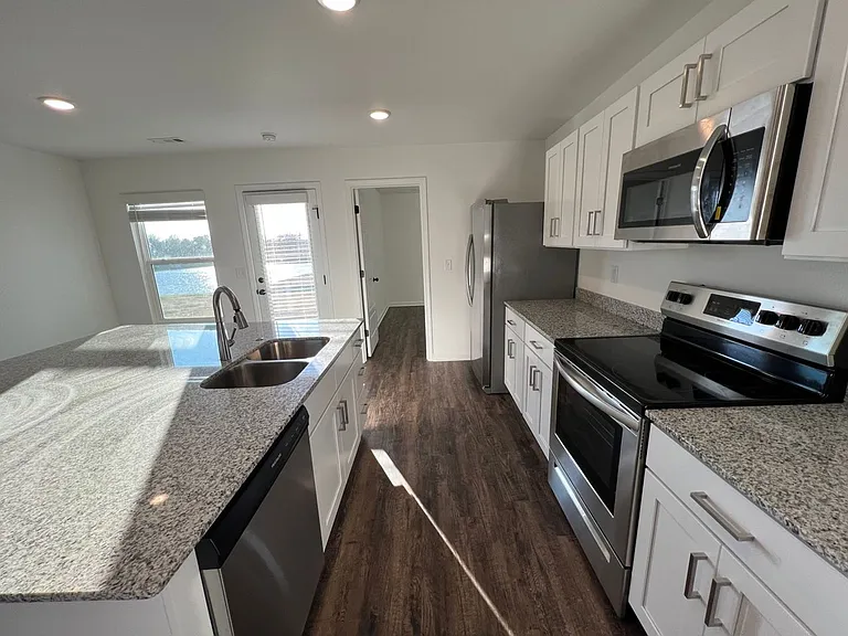 608 Short Leaf Ln — Photo 8