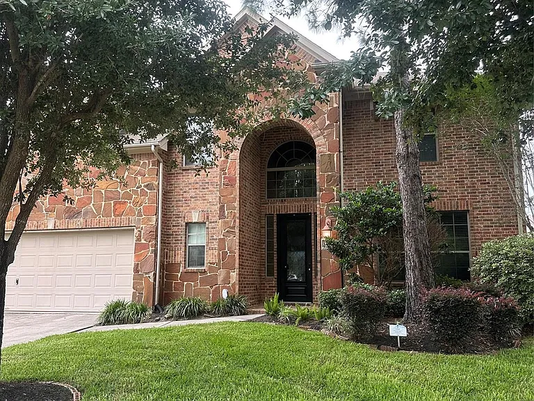 13915 Sawmill Run Ln — Photo 3