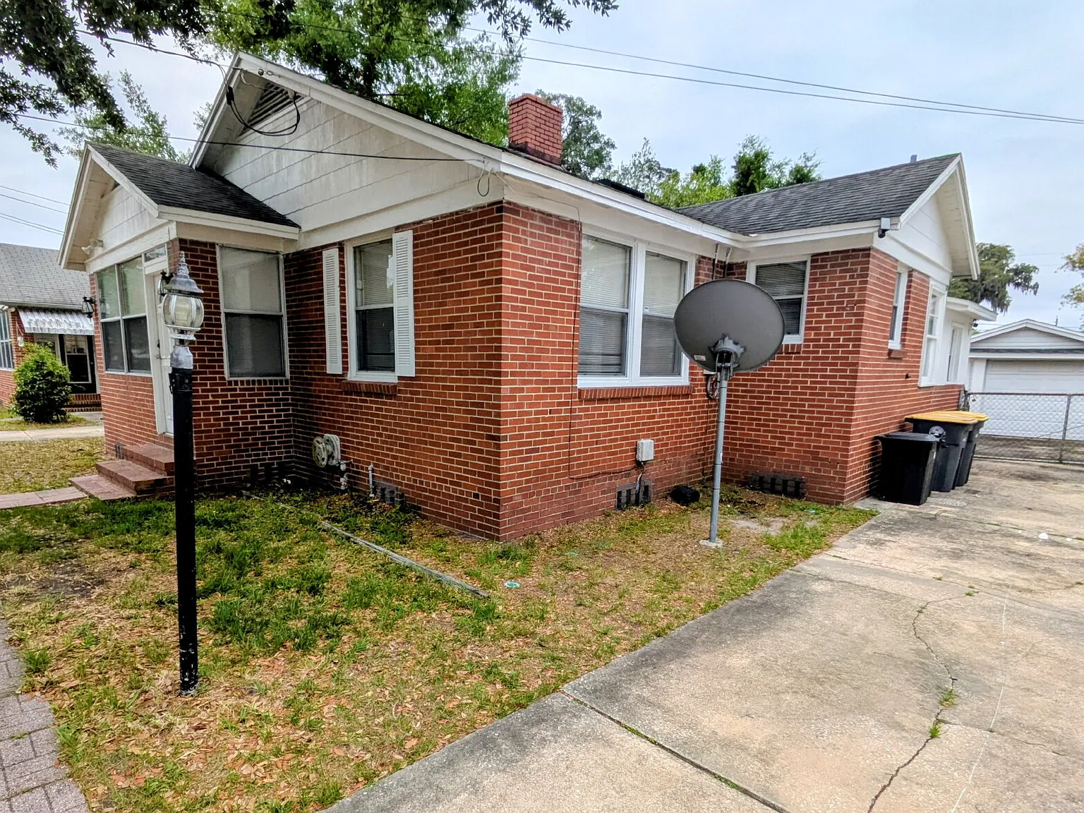 2 bed, 1.0 bath, 1133 sqft, $1,200 — Photo 2