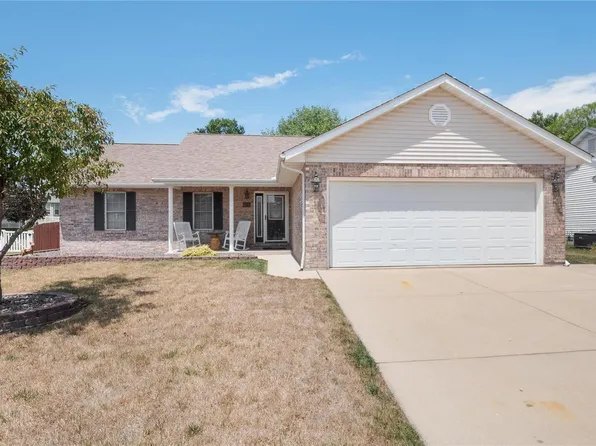 613 Hartman Ln, Waterloo, IL 62298