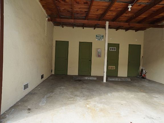 3rd image of 842 Laine St APT A