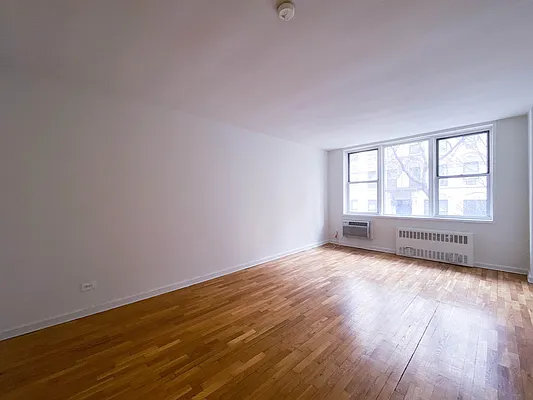 Rented by City Connections Realty | media 10