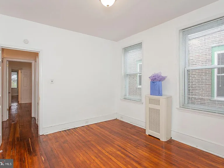 4628 Sansom St #B — Photo 8