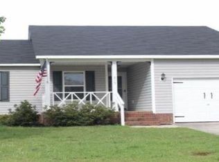 215 Fading Trail Ln, Raeford, NC 28376