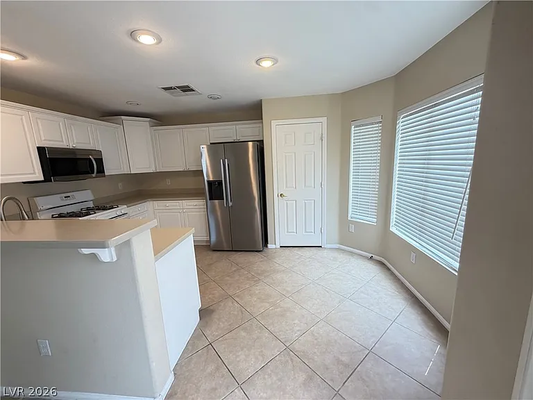 578 Poplar Leaf St — Photo 11