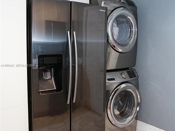 4th image of 1013 Cherry Rd