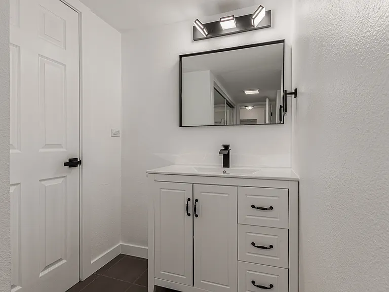 3371 S Monaco Pkwy #A — Photo 28