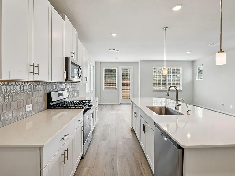 4210 Pine Springs Ct — Photo 9