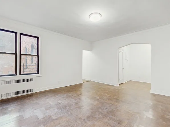 2515 Glenwood Road image 3 of 8