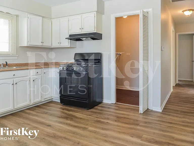 744 Newell Ave — Photo 7
