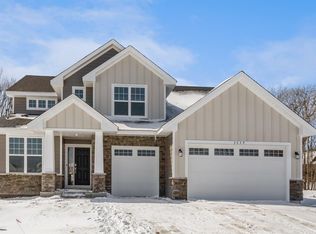 3039 Sugar Maple Dr, Chaska, MN 55318