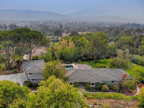 3rd image of 18570 Annie Ln