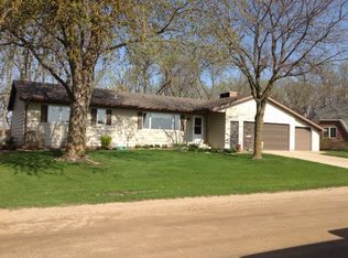 3417 Hoeger Ln, Albert Lea, MN 56007