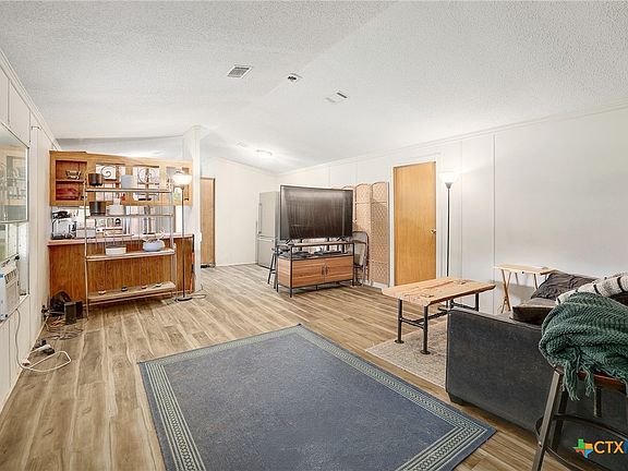 3rd image of 288 The Forest Rd