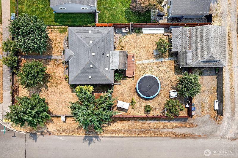 3rd image of 6802 S Ferdinand Street