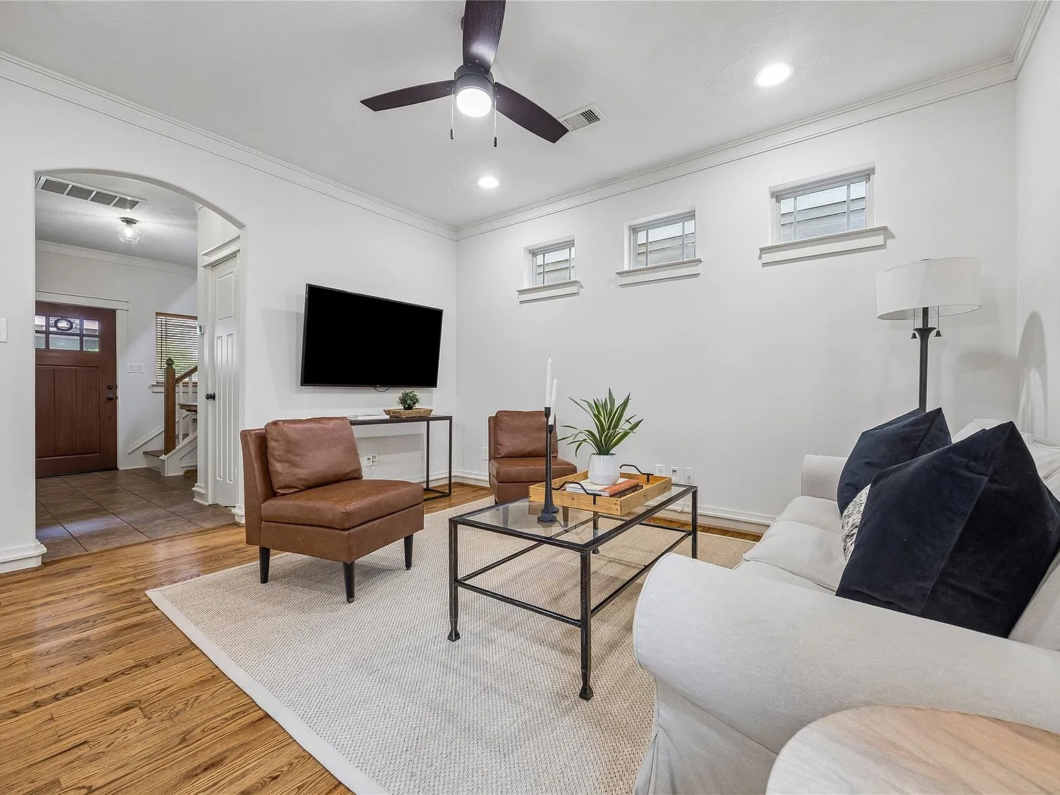 3 bed, 2.5 bath, 1541 sqft, $2,700 — Photo 3