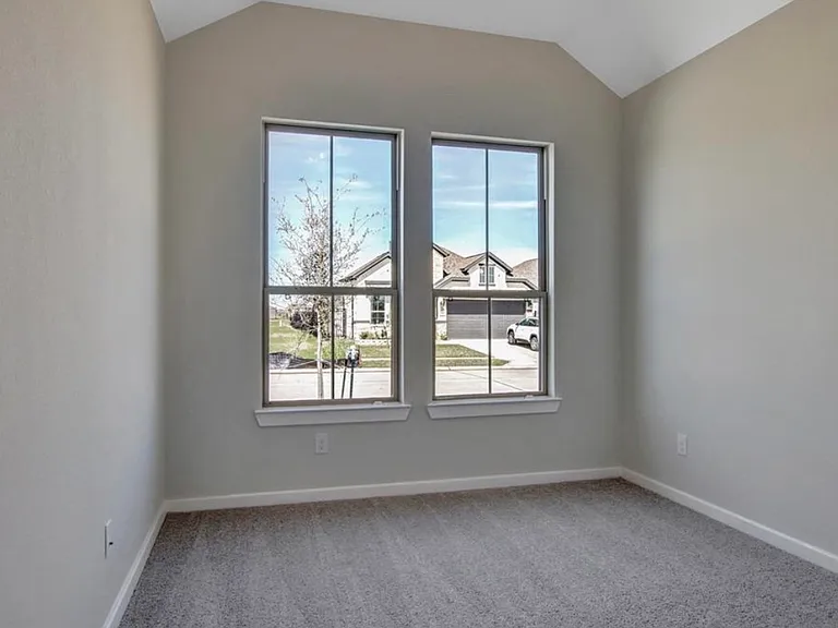 7518 Coral Lake Dr — Photo 3