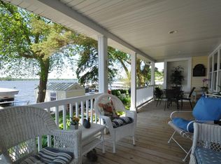 544 Kopmeier Dr, Pewaukee, WI