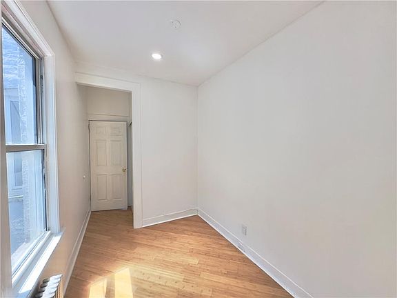 5th image of 1708 Linden St