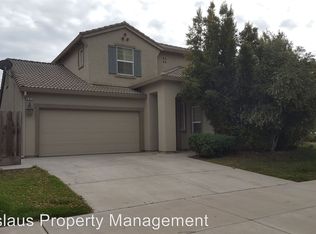 692 W Boesch Dr, Ripon, CA 95366