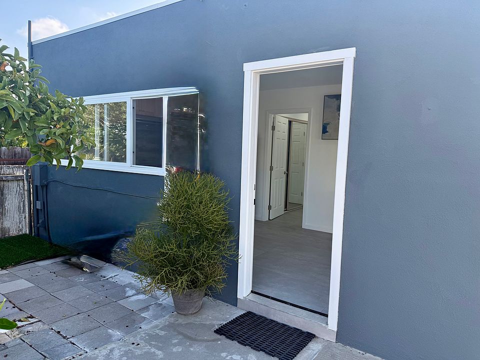 Entrance to the unit.