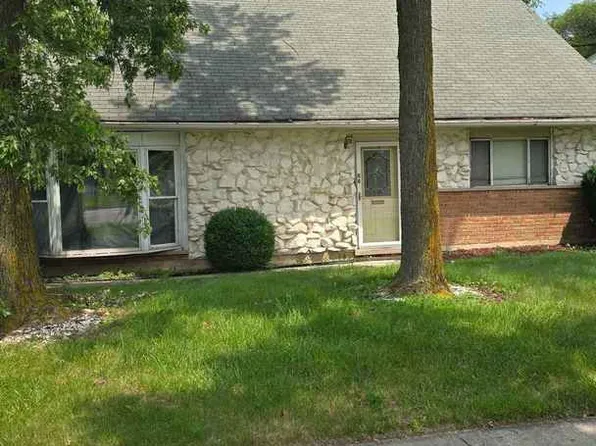 58 Sauk Trl, Park Forest, IL 60466