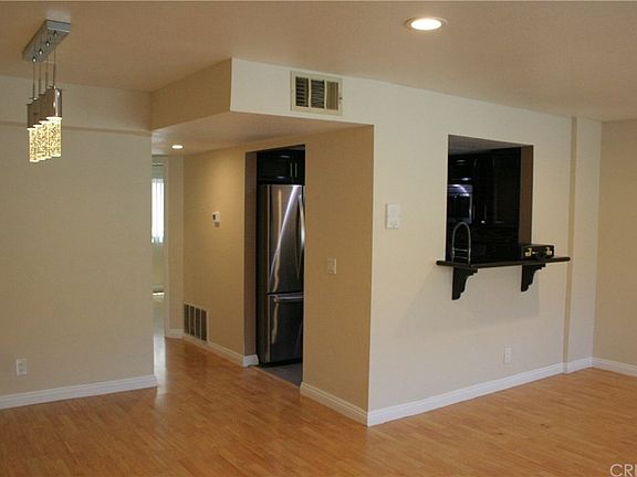 5th image of 630 S Lake St APT 103