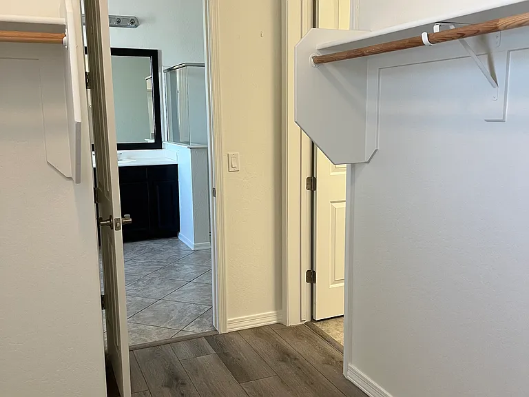 2901 E Iris Dr — Photo 38