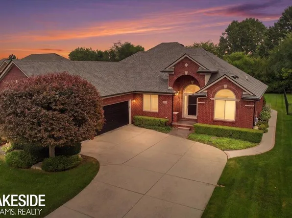 49110 Lehr Dr, Macomb, MI 48044
