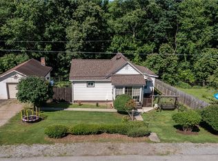221 Connoquenessing Ave, Ellwood City, PA 16117