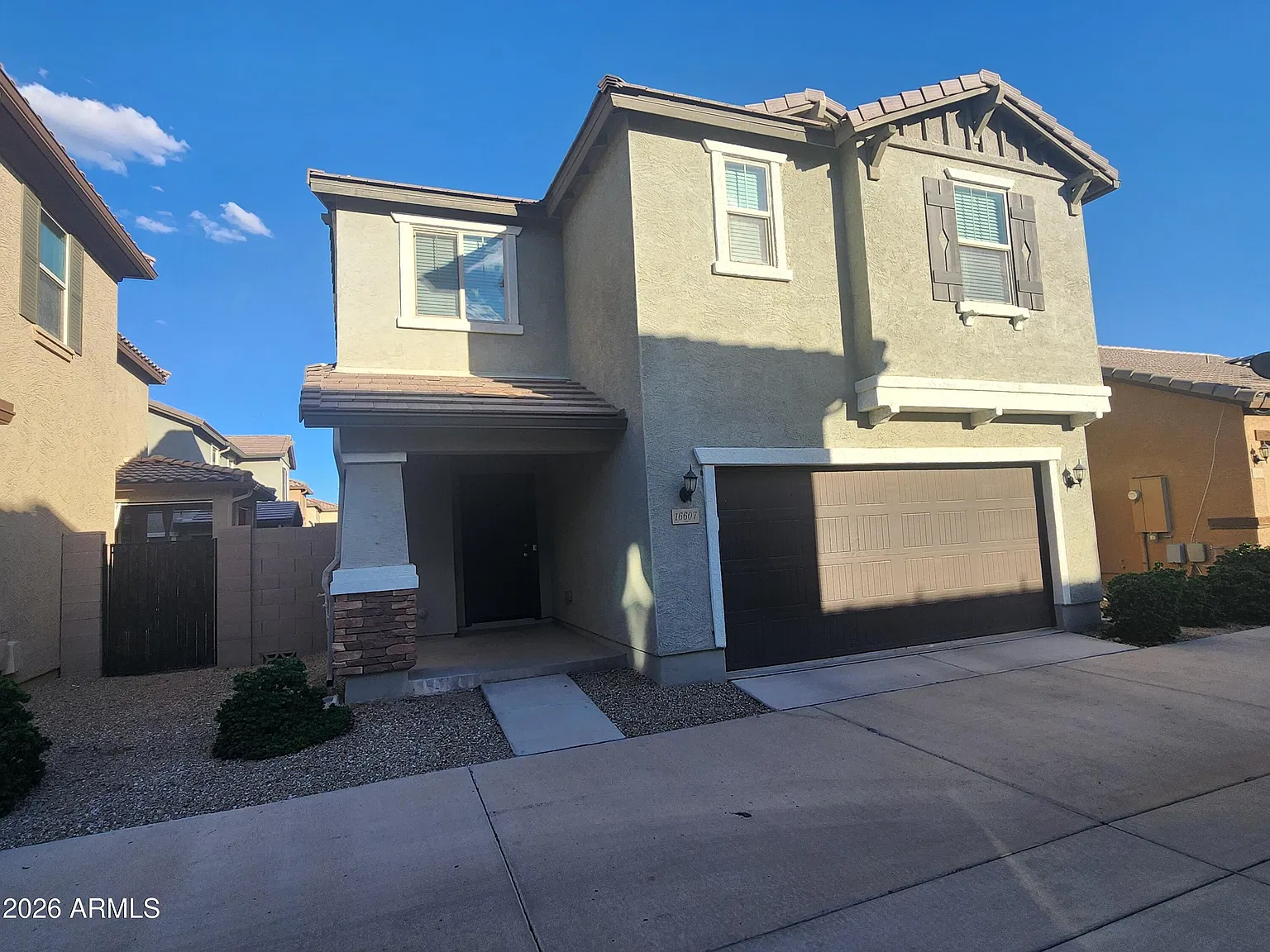 3 bed, 2.5 bath, 1932 sqft, $1,850 — Photo 1