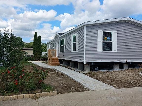 2nd image of 20475 Foster Dr #486