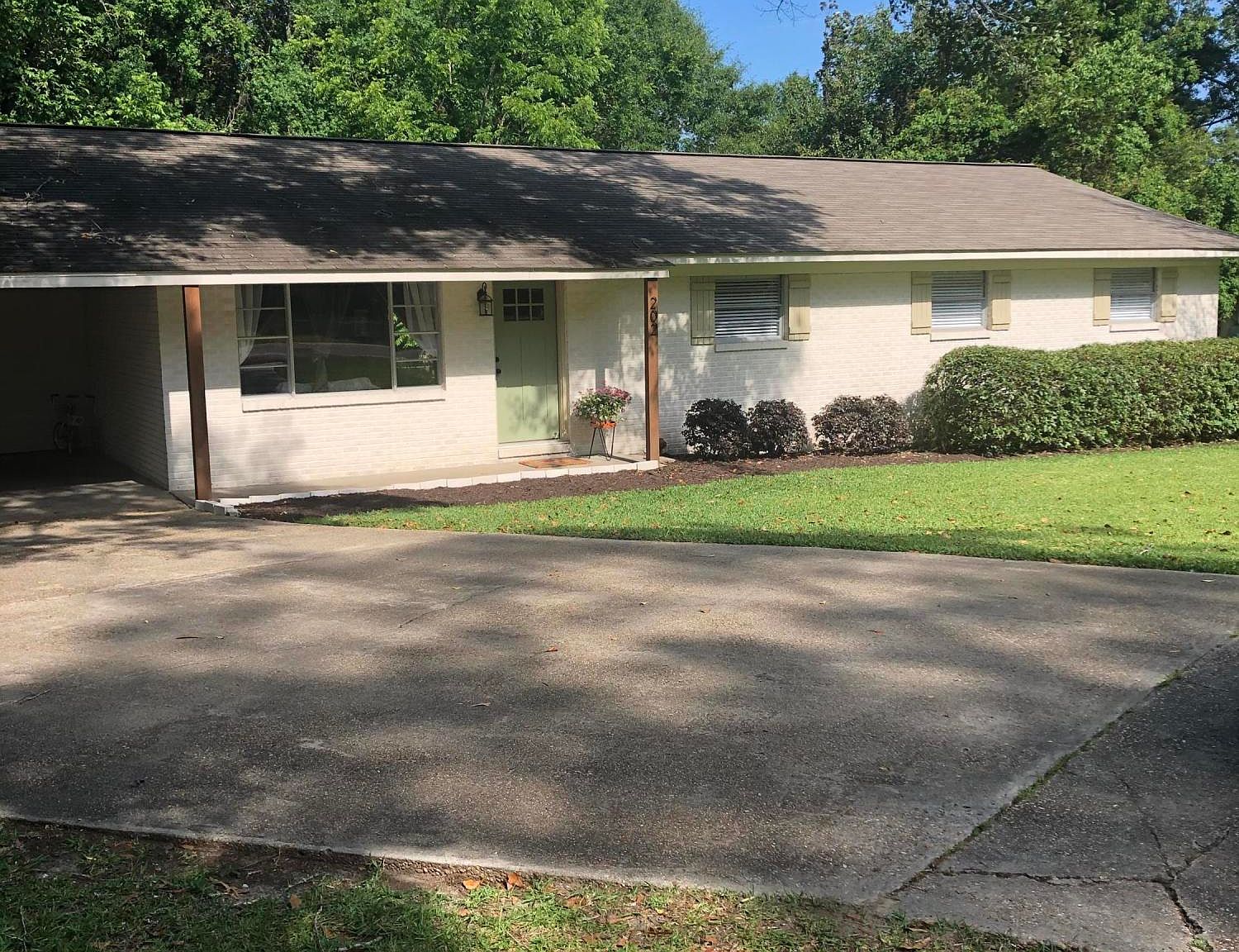 202 Pinehills Dr, Hattiesburg, MS 39402 Zillow