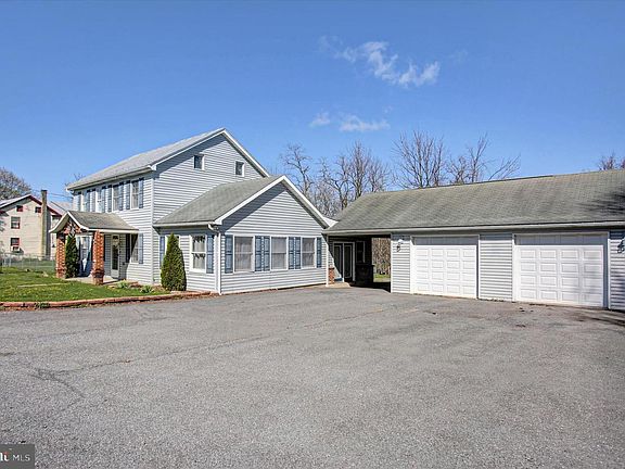 3rd image of 1611 Pine Rd