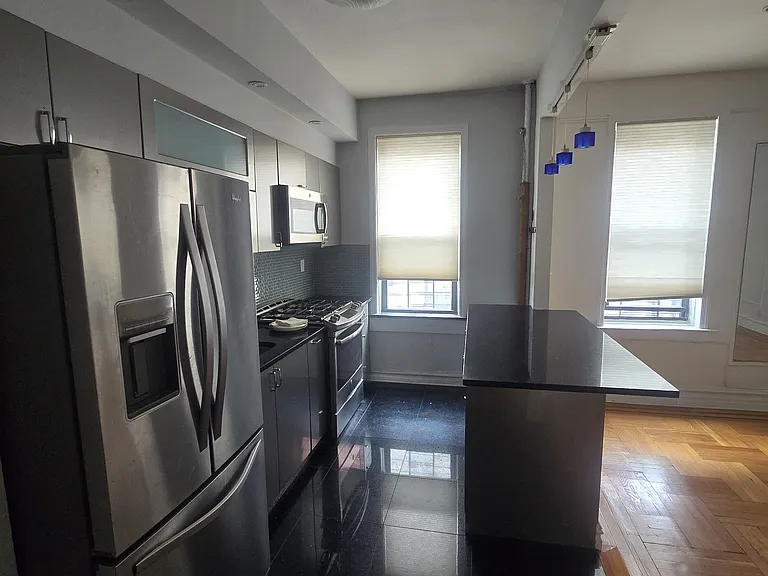590 Parkside Ave #4DE — Photo 3
