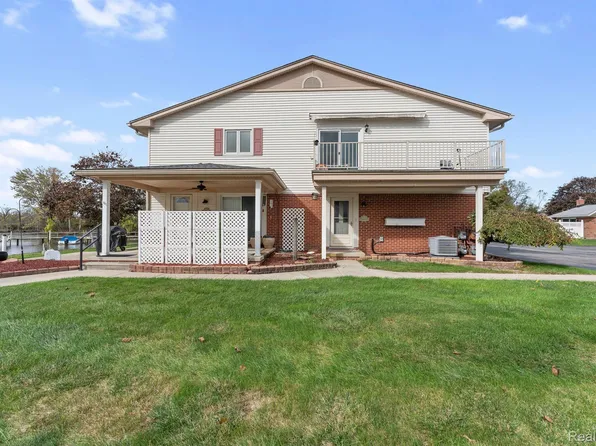 30418 Windsor #44, Gibraltar, MI 48173