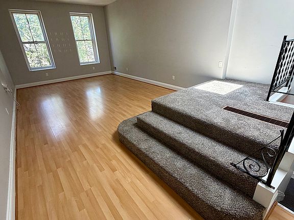 3rd image of 2140 Saint James Ave APT 3
