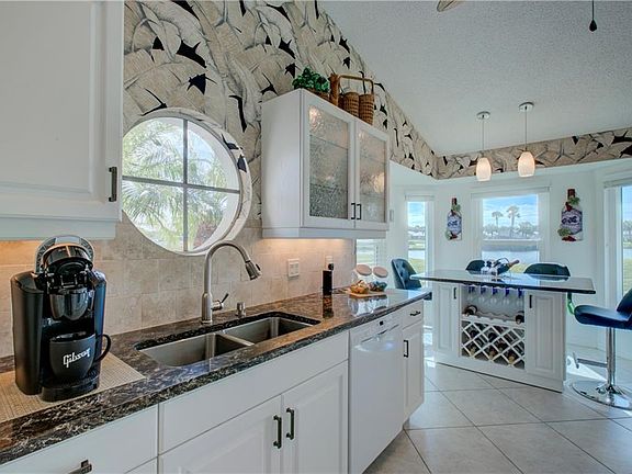 5th image of 1401 Turnberry Dr