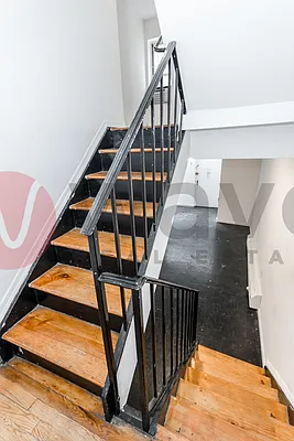 Rented by Wave Real Estate Group | media 20