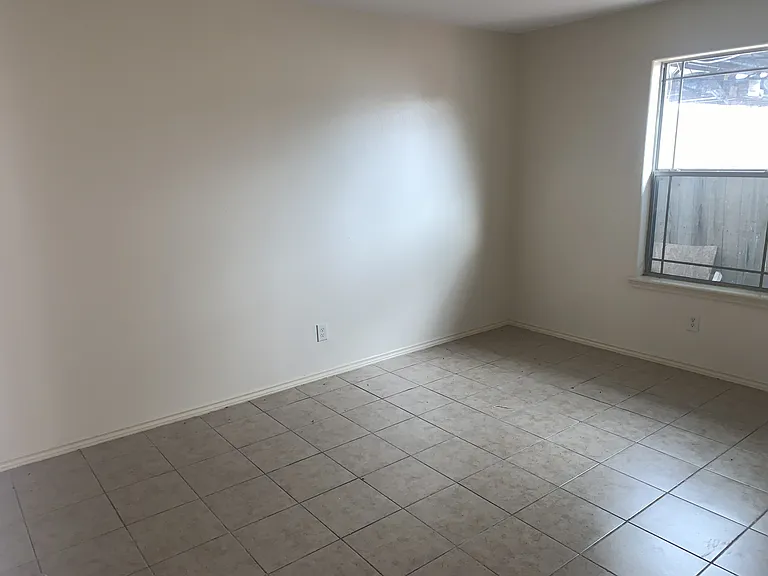 2502 Gregory Ave #E — Photo 10