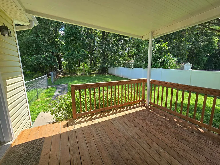 460 Caney Ln — Photo 19