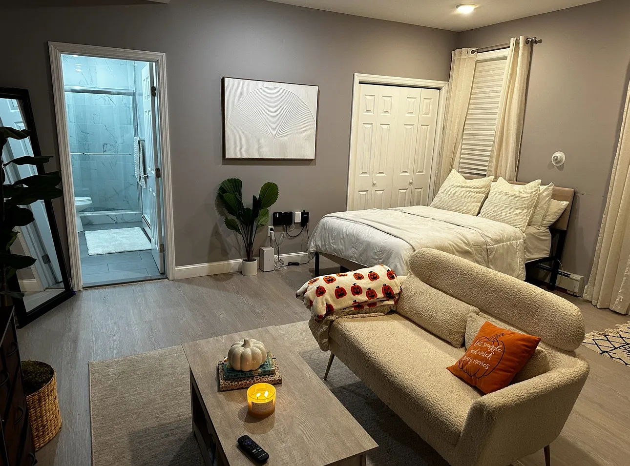 Studio, 319 sqft, $1,900 — Photo 2