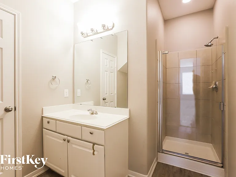 1826 Sun Point Ct — Photo 12