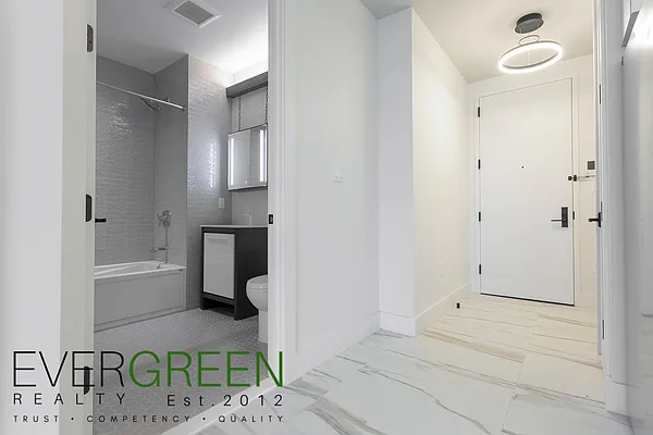 Rented by Evergreen Apartments BK | media 34