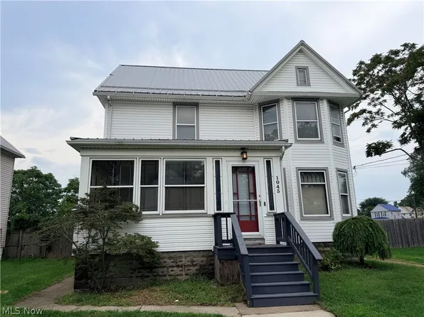 1043 W 50th St, Ashtabula, OH 44004