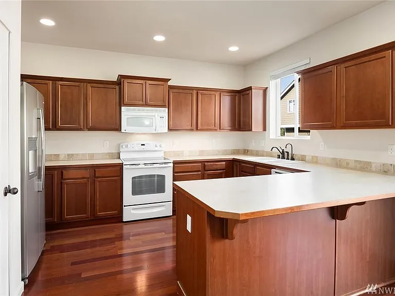 4532 NE 10th St — Photo 9