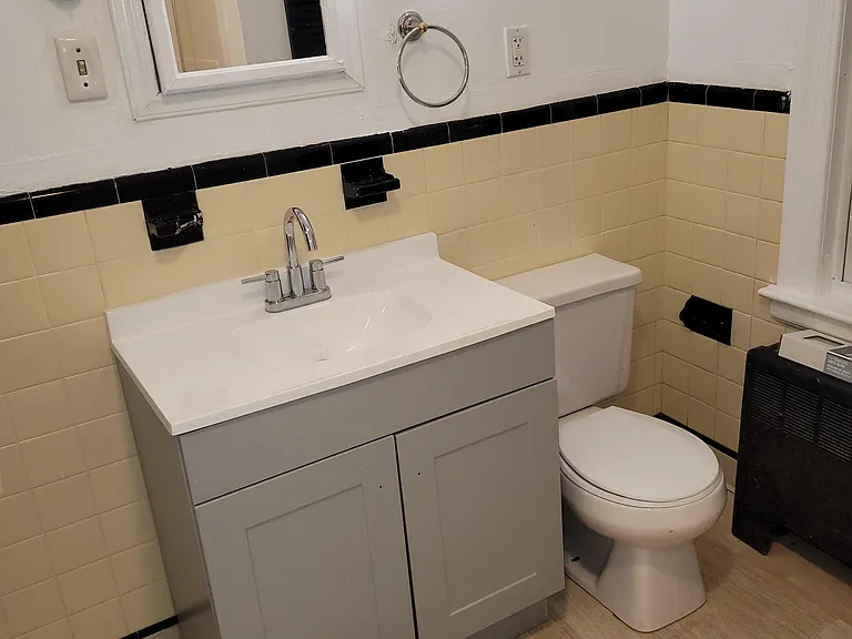 28 Swan Ave #2 — Photo 7