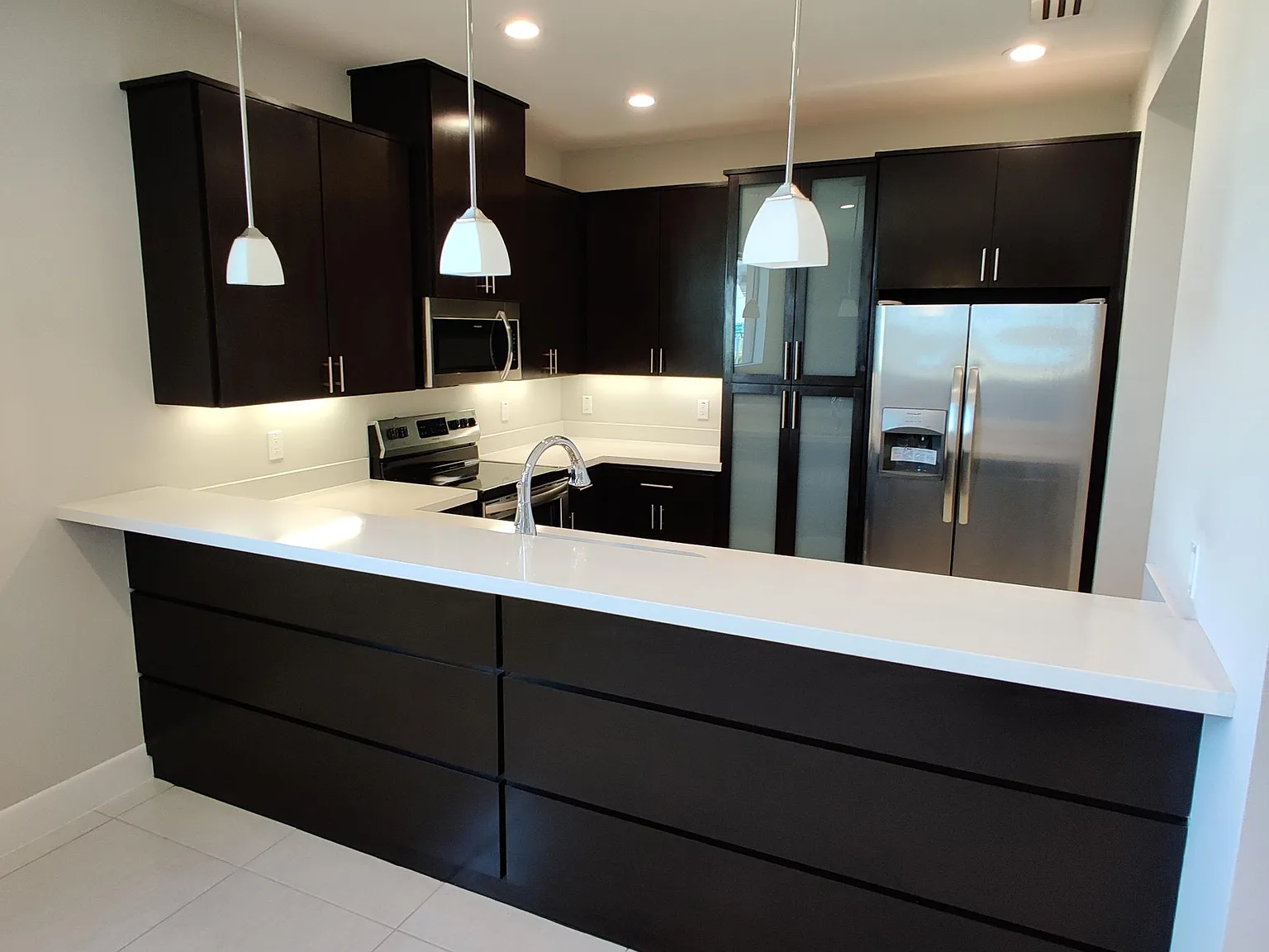 3 bed, 1980 sqft, $2,200 — Photo 2