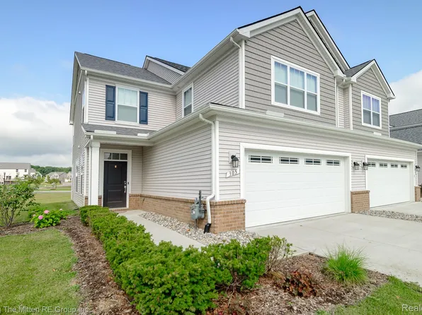 305 Angus Ln, Saline, MI 48176